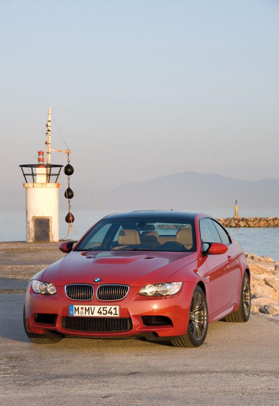  BMW M3 2009 года  (фото 30 из 38)